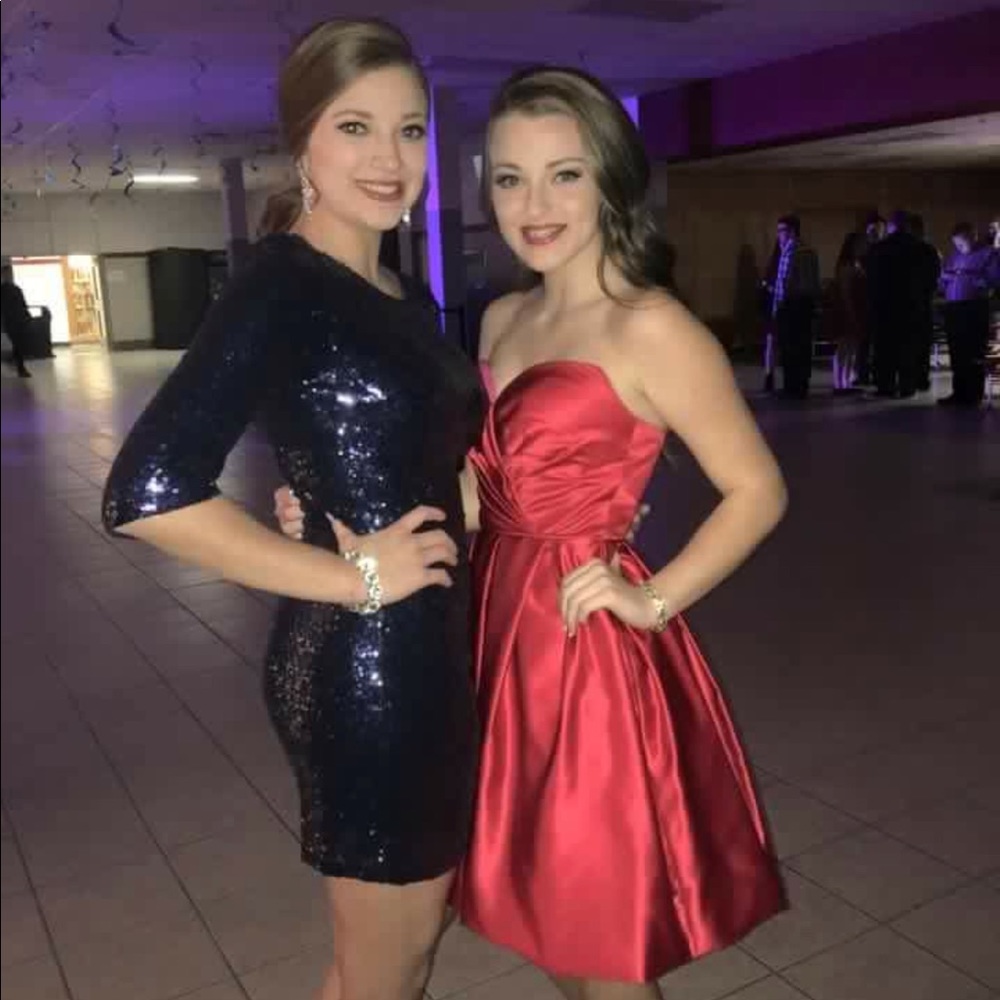 Red Sherri Hill Formal Dress